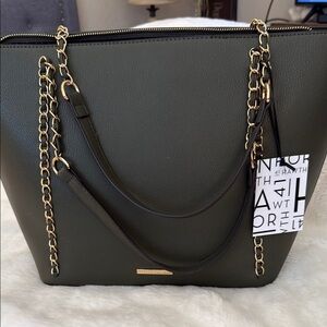 Sophisticated Green Tote with Gold Accents